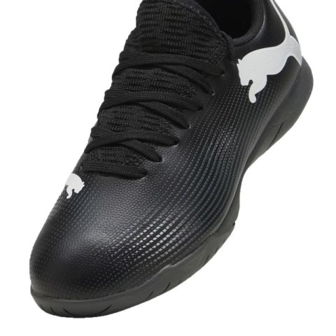 Buty piłkarskie Puma Future 7 Play IT Jr 107739 02 37,5